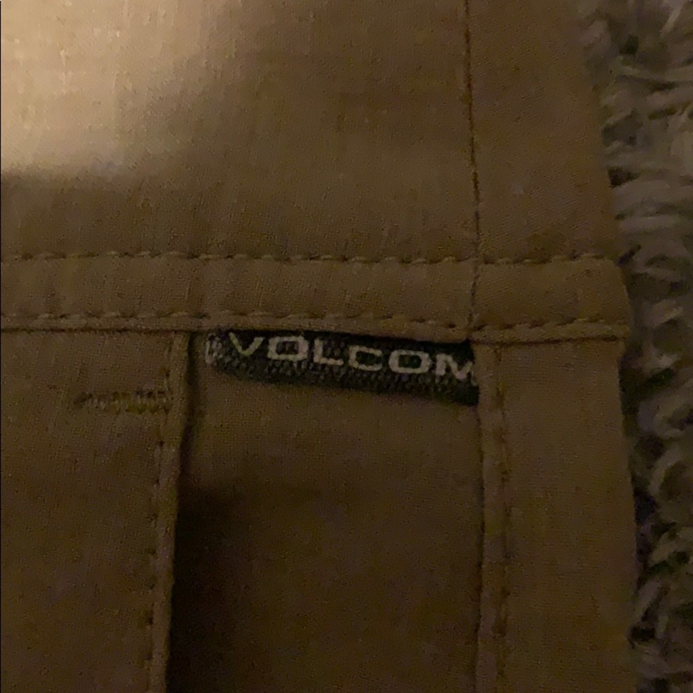 Volcom shorts - Picture 3 of 5